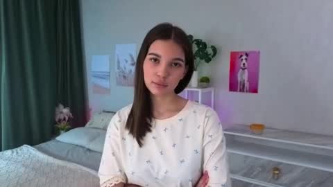 Snapshot of dorarindels chatting on 03.25.26 Kiki online show from 03.25.26