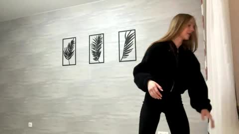 Anika online show from 04.10.26