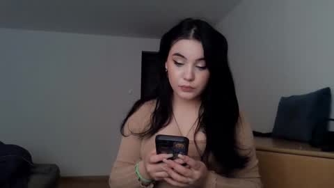 Snapshot of dorian1211 chatting on 11.07.25 Doriana online show from 11.07.25