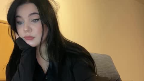 Snapshot of dorian1211 chatting on 11.09.25 Doriana online show from 11.09.25