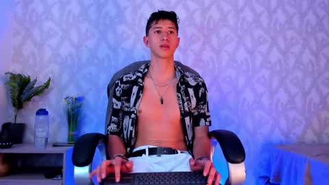 Snapshot of dorian_mystery chatting on 01.25.25 dorian_mystery online show from 01.25.25