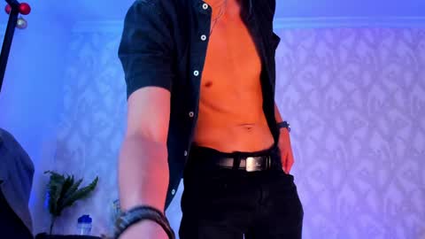 Snapshot of dorian_mystery chatting on 01.27.25 dorian_mystery online show from 01.27.25