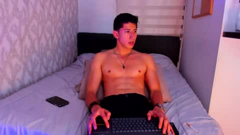 Snapshot of dorian_mystery chatting on 01.31.25 dorian_mystery online show from 01.31.25