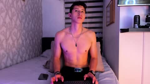 Snapshot of dorian_mystery chatting on 02.08.25 dorian_mystery online show from 02.08.25