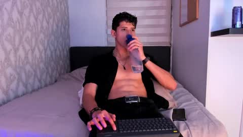 Snapshot of dorian_mystery chatting on 02.14.25 dorian_mystery online show from 02.14.25