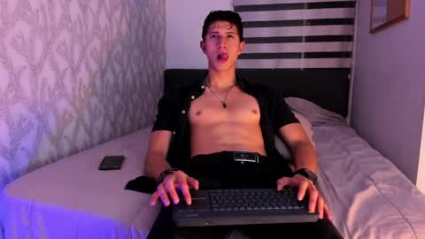 Snapshot of dorian_mystery chatting on 02.25.25 dorian_mystery online show from 02.25.25