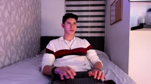 Snapshot of dorian_mystery chatting on 03.05.25 dorian_mystery online show from 03.05.25