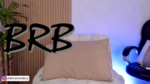 Snapshot of dorian_mystery chatting on 09.19.25 dorian_mystery online show from 09.19.25