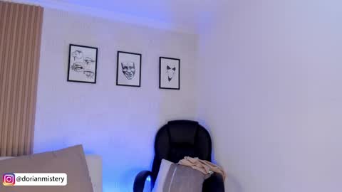 Snapshot of dorian_mystery chatting on 09.20.25 dorian_mystery online show from 09.20.25