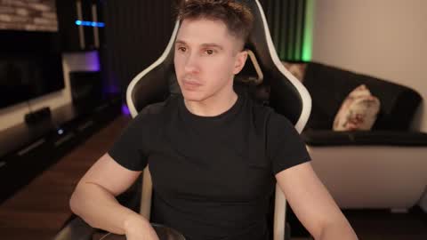 Dorian Reyes online show from 02.17.25