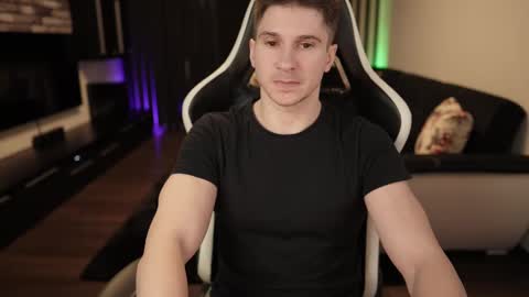 Dorian Reyes online show from 02.18.25