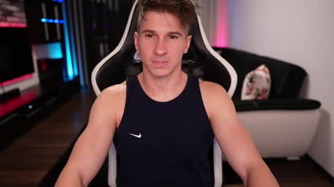 Dorian Reyes online show from 10.04.25