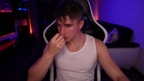 Dorian Reyes online show from 10.12.25