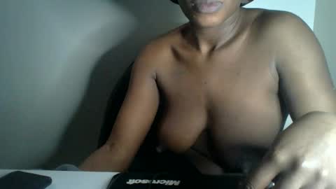 Snapshot of dorians_black chatting on 06.14.26 dorians black online show from 06.14.26