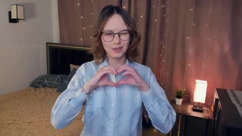 Snapshot of doribiltz chatting on 11.06.25 Violet online show from 11.06.25