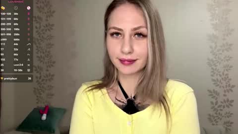 Snapshot of dorielathern chatting on 12.21.25 Dori online show from 12.21.25