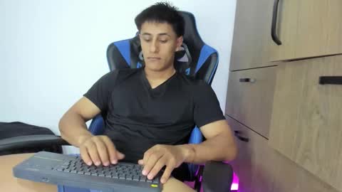 dorman_boy online show from 11.25.25