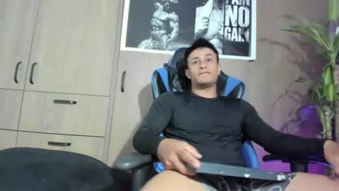 Snapshot of dorman_boy chatting on 07.29.26 dorman_boy online show from 07.29.26