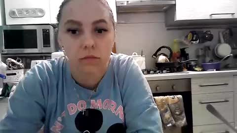 Dorrie Ann online show from 02.06.25