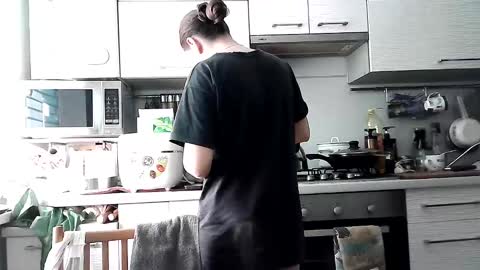 Dorrie Ann online show from 02.12.25