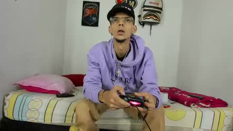 Snapshot of douglas_gallegos chatting on 12.03.24 douglas_gallegos online show from 12.03.24