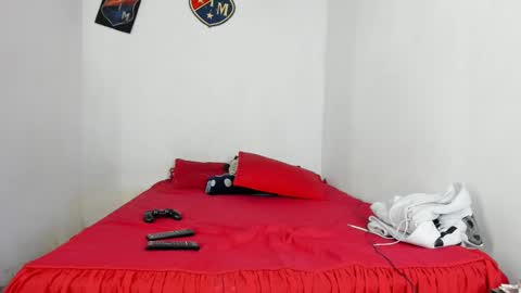 Snapshot of douglas_gallegos chatting on 02.15.25 douglas_gallegos online show from 02.15.25