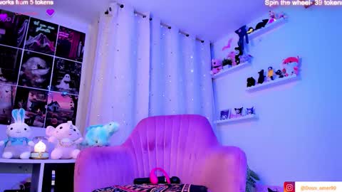 Snapshot of doux_amer chatting on 11.07.25 VickyHelp me to reach 300 thumbs up online show from 11.07.25