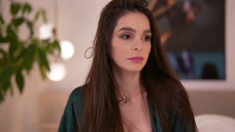    .         . online show from 11.10.25