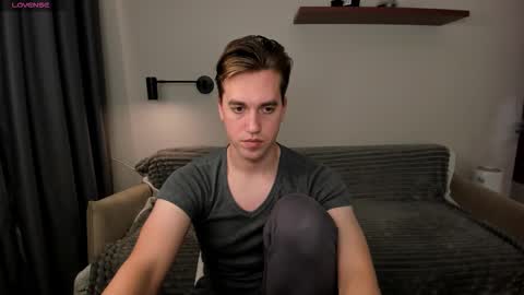 Snapshot of dr_your_dream chatting on 10.19.25 Mervin  online show from 10.19.25