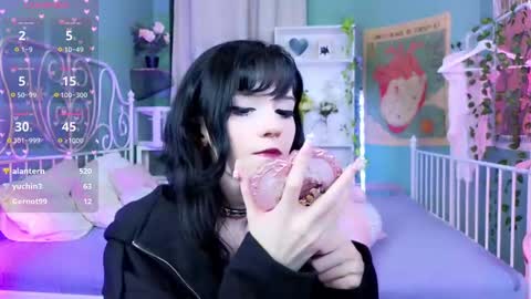 Draculaura online show from 02.12.25