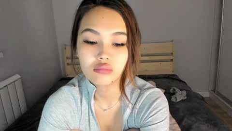 Snapshot of dragon_princesss chatting on 12.10.24 Airi online show from 12.10.24