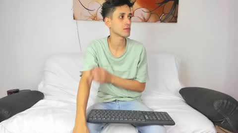 Drake and Zara online show from 12.18.25