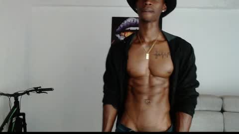 Snapshot of drake_brown_23 chatting on 05.25.26 Drake 23 online show from 05.25.26