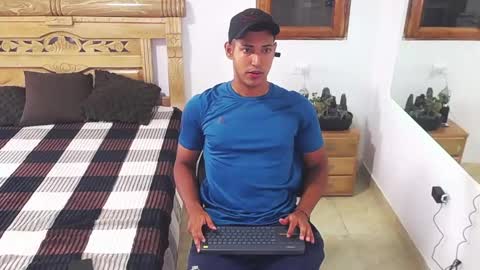 Snapshot of drake_cerra chatting on 11.19.25 drake_cerra online show from 11.19.25