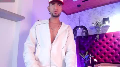 Snapshot of drakeneumann chatting on 03.02.26 Drake Neuman online show from 03.02.26