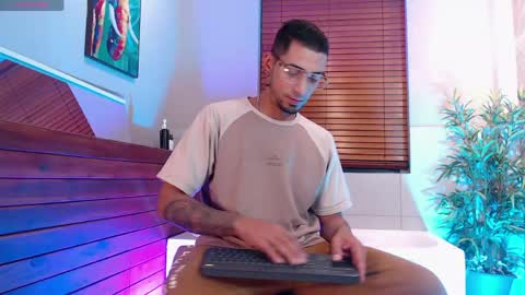 Snapshot of drakeneumann chatting on 05.25.26 Drake Neuman online show from 05.25.26