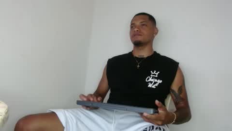 Snapshot of drako_monstercock chatting on 02.27.25 drako_monstercock online show from 02.27.25