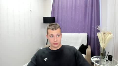 Snapshot of dramadaddy chatting on 05.24.26 dramadaddy online show from 05.24.26