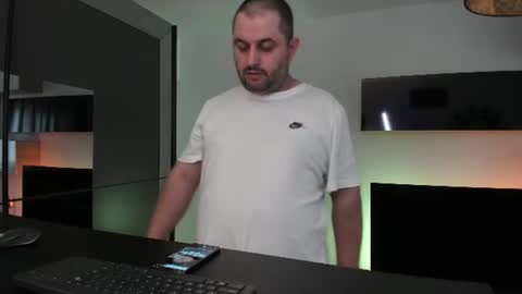 Snapshot of dravenpeak chatting on 06.14.26 DravenPeak online show from 06.14.26