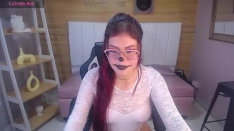Draviana  online show from 10.18.25