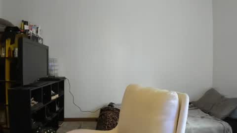 Snapshot of dreagentry chatting on 09.12.25 Your Majesty online show from 09.12.25