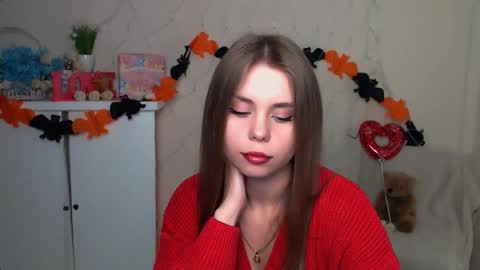 Snapshot of dream_mari chatting on 10.14.25 Mari online show from 10.14.25