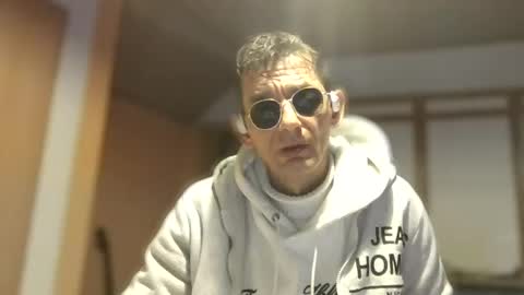 Snapshot of dreambob chatting on 12.20.25 Dreambob online show from 12.20.25