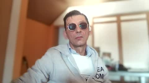 Snapshot of dreambob chatting on 02.15.26 Dreambob online show from 02.15.26