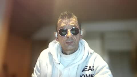 Snapshot of dreambob chatting on 04.03.26 Dreambob online show from 04.03.26