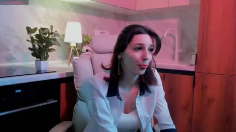 Snapshot of dreamgirlparty chatting on 02.28.25 dreamgirlparty online show from 02.28.25