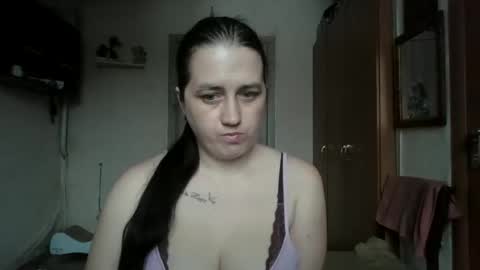 Snapshot of dreamiebelle chatting on 02.18.26 dreamiebelle online show from 02.18.26