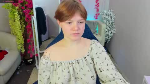 Snapshot of dreammyluna chatting on 10.05.25 Luna online show from 10.05.25