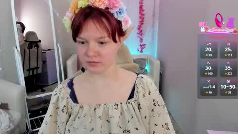 Snapshot of dreammyluna chatting on 10.11.25 Luna online show from 10.11.25