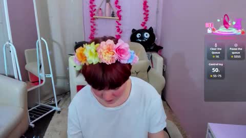 Snapshot of dreammyluna chatting on 10.16.25 Luna online show from 10.16.25